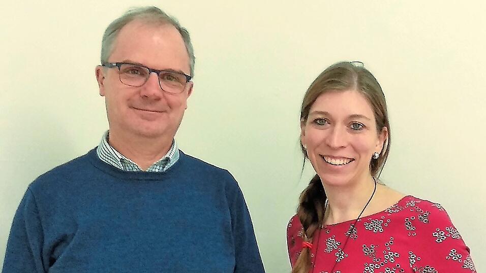 Bei Andreas Oberhauser und Sandra Kerst können in der Landratsamtsaußenstelle in Mainburg Beurkundungen vorgenommen werden. Bei Andreas Oberhauser und Sandra Kerst können in der Landratsamtsaußenstelle in Mainburg Beurkundungen vorgenommen werden.