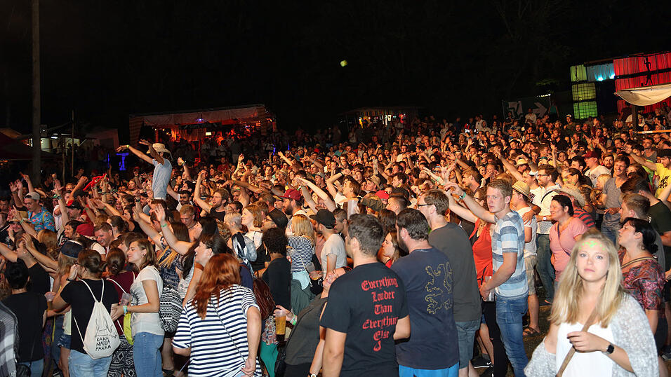 Bilder, die ewig fern erscheinen: Auch heuer bleibt es ruhig am ersten zusammenhängenden Augustwochenende, das Labertalfestival findet 2021 nicht statt. Bilder, die ewig fern erscheinen: Auch heuer bleibt es ruhig am ersten zusammenhängenden Augustwochenende, das Labertalfestival findet 2021 nicht statt.