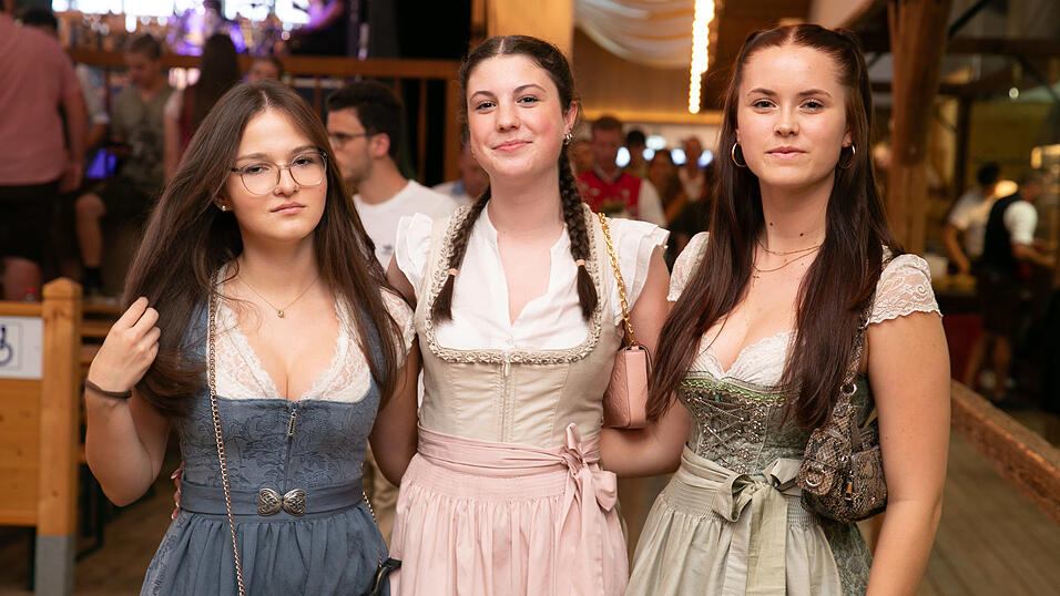Die Partybilder vom Sonntag, 17. August, aus dem Festzelt Nothaft. Die Partybilder vom Sonntag, 17. August, aus dem Festzelt Nothaft.