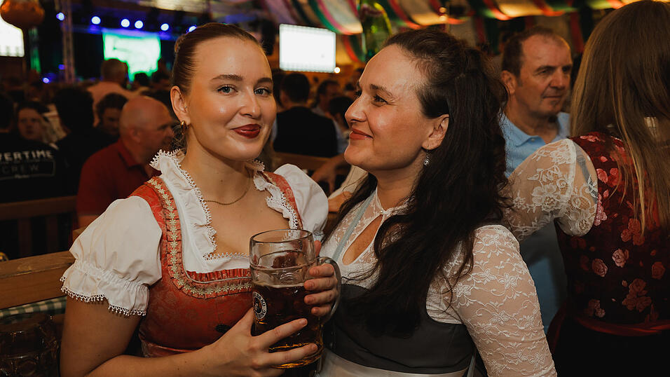 Die Partybilder vom Dienstag, 13. August 2024, aus dem Festzelt Weckmann. Die Partybilder vom Dienstag, 13. August 2024, aus dem Festzelt Weckmann.