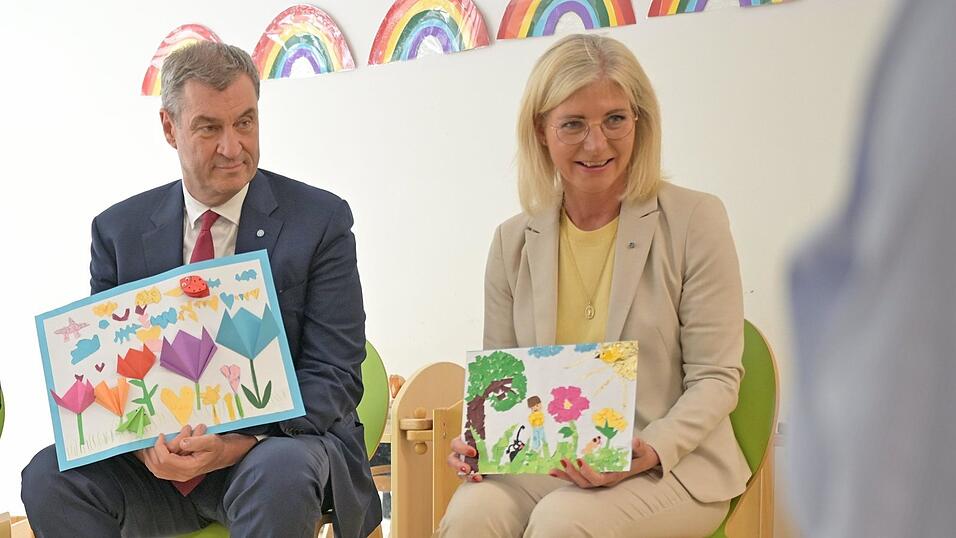 Ministerpr&auml;sident Markus S&ouml;der und Familienministerin Ulrike Scharf (beide CSU) wollen die Finanzierung der Kinderbetreuung im Freistaat grunds&auml;tzlich &uuml;berarbeiten.