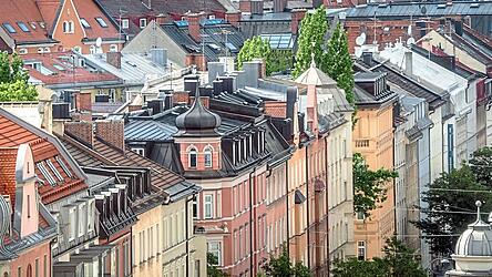 In M&uuml;nchen sind die Mieten im Durchschnitt auf 21,44 Euro pro Quadratmeter gestiegen - die Landeshauptstadt (und ihr Umland) sind das teuerste Pflaster Bayerns. Zum Vergleich: Regensburg 13,92 Euro, Landshut 13,03 Euro und Straubing 10,29 Euro.
