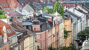 In München sind die Mieten im Durchschnitt auf 21,44 Euro pro Quadratmeter gestiegen - die Landeshauptstadt (und ihr Umland) sind das teuerste Pflaster Bayerns. Zum Vergleich: Regensburg 13,92 Euro, Landshut 13,03 Euro und Straubing 10,29 Euro. In München sind die Mieten im Durchschnitt auf 21,44 Euro pro Quadratmeter gestiegen - die Landeshauptstadt (und ihr Umland) sind das teuerste Pflaster Bayerns. Zum Vergleich: Regensburg 13,92 Euro, Landshut 13,03 Euro und Straubing 10,29 Euro.