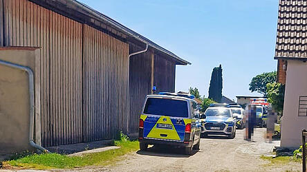 Dieser Polizeieinsatz am 3. Mai in Friesheim hat im Internet eine regelrechte Lawine losgetreten. Neben legitimen Anmerkungen waren auch Kommentare zu lesen, die den Boden des Grundgesetzes verlassen haben.