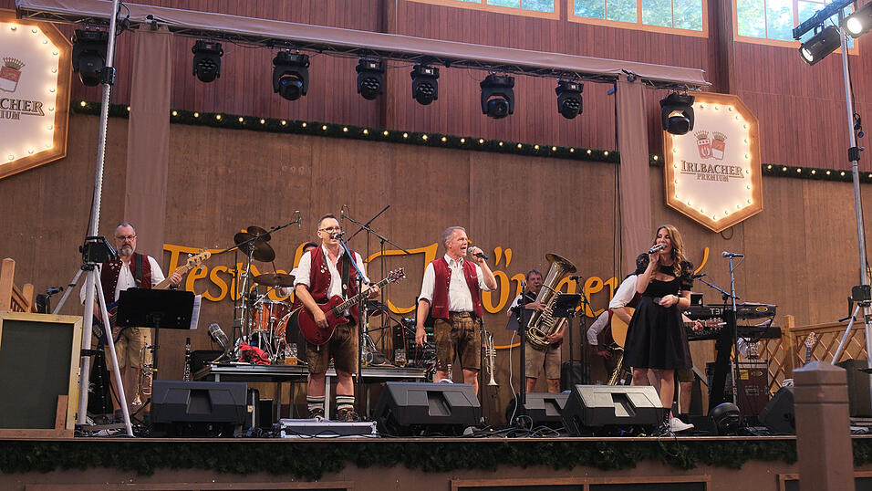 Die Partybilder vom Mittwoch, 16. August 2023, aus dem Festzelt Krönner. Die Partybilder vom Mittwoch, 16. August 2023, aus dem Festzelt Krönner.