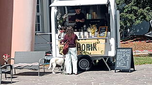 Die kleine Bar vor dem Museumseingang. Die kleine Bar vor dem Museumseingang.