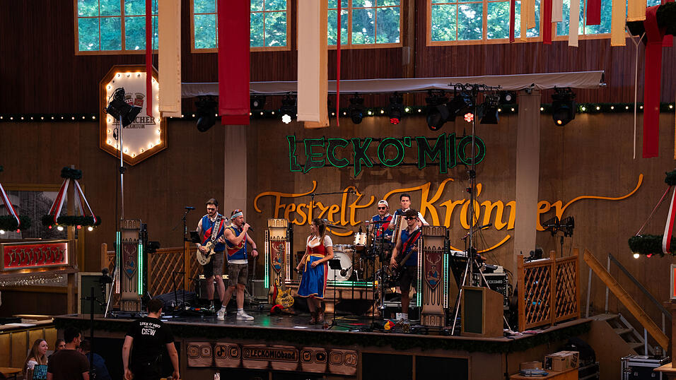 Die Partybilder vom Mittwoch, 12. August, aus dem Festzelt Krönner. Die Partybilder vom Mittwoch, 12. August, aus dem Festzelt Krönner.