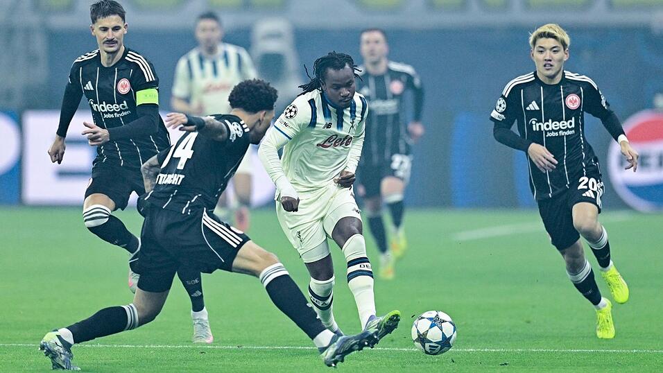 Bergamos Lookman traf den Pfosten - und später das Tor.