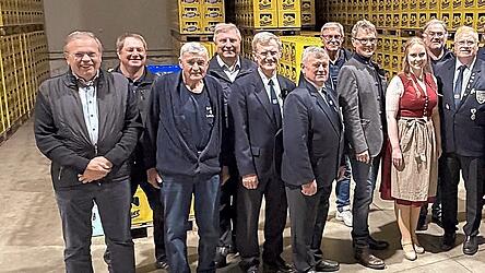 Der Festausschuss der KuRK bei Bierprobe und Brauereibesichtigung in Rhan.