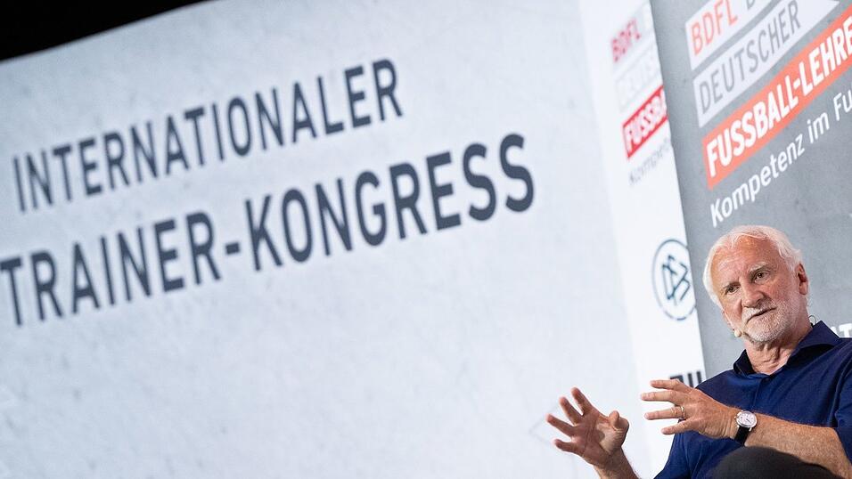 Rudi V&ouml;ller hat nach der WM &uuml;ber einen R&uuml;cktritt als DFB-Sportdirektor nachgedacht.