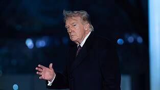 US-Präsident Trump droht den Nato-Verbündeten. US-Präsident Trump droht den Nato-Verbündeten.