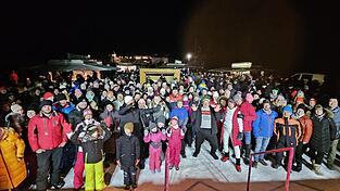 Unter den Gästen herrschte Partystimmung pur am Fuße des Hohenbogen. Unter den Gästen herrschte Partystimmung pur am Fuße des Hohenbogen.