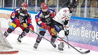 Nach dem souveränen Auftaktsieg vor heimischen Fans hieß es für die die Deggendorfer, in Duisburg in der Serie nachzulegen, was aber nicht gelang. Nach dem souveränen Auftaktsieg vor heimischen Fans hieß es für die die Deggendorfer, in Duisburg in der Serie nachzulegen, was aber nicht gelang.