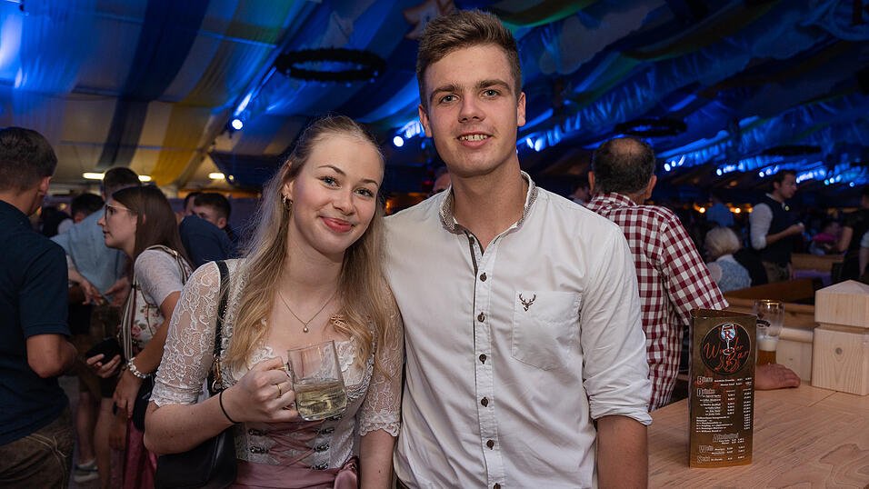 Die Partybilder vom Freitag, 18. August 2023, aus dem Festzelt Reisinger. Die Partybilder vom Freitag, 18. August 2023, aus dem Festzelt Reisinger.