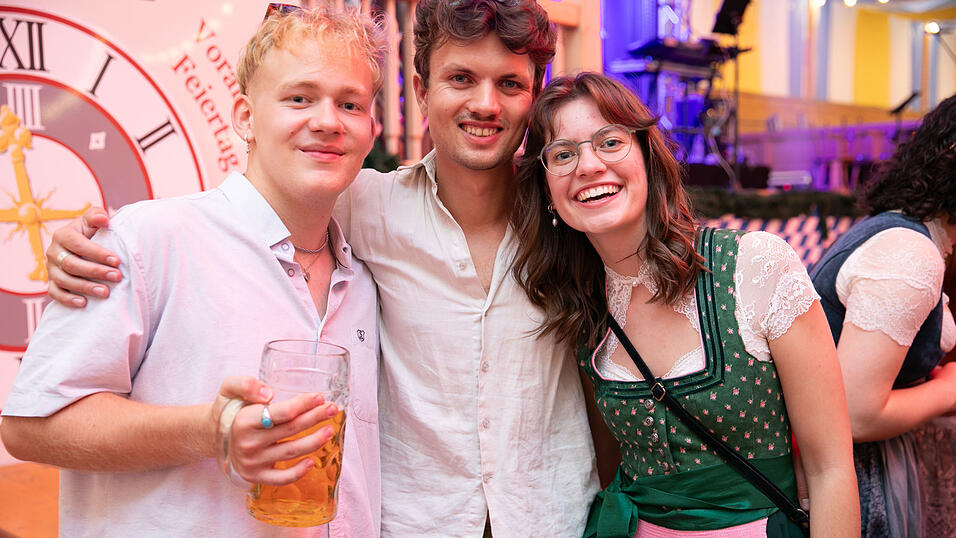 Die Partybilder vom Montag, 11. August, aus dem Festzelt Reisinger. Die Partybilder vom Montag, 11. August, aus dem Festzelt Reisinger.