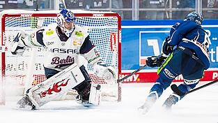 Auch in dieser Szene aus dem Heimspiel gegen Berlin vom Sonntag (Endstand 2:4) scheitert Straubings Verteidiger Alex Green in aussichtsreicher Position an Eisb&auml;ren-Goalie Jonas Stettmer.