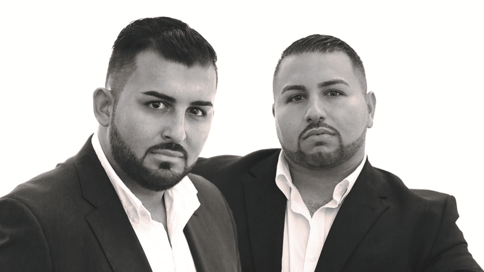 In Straubing zu spielen, ist für David (links) und Danino Weiss immer wieder etwas Besonderes. Schließlich stammen die beiden Musiker aus Ascha, das ganz in der Nähe liegt. In Straubing zu spielen, ist für David (links) und Danino Weiss immer wieder etwas Besonderes. Schließlich stammen die beiden Musiker aus Ascha, das ganz in der Nähe liegt.