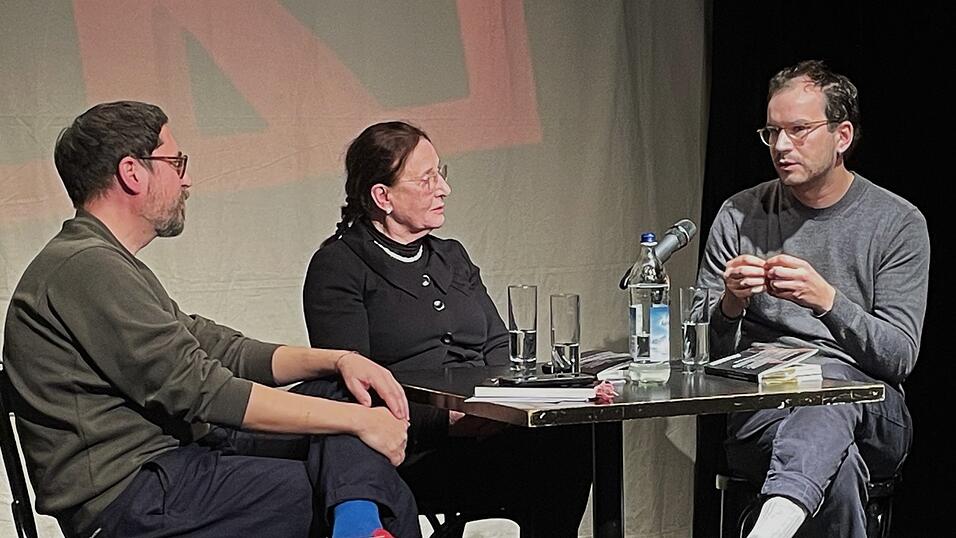 Uli Karg (links) mit Gabriele Gysi und Paul Wick im Kleinen Theater.