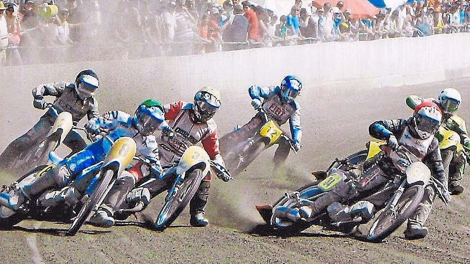 Am Sonntag ab 9 Uhr heulen auf dem besonderen Oval der Plattlinger Sandbahn wieder die Motoren im Kampf um den '42. Preis der Stadt Plattling'.