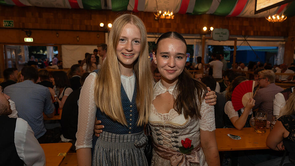 Die Partybilder vom Mittwoch, 14. August 2024, aus dem Festzelt Weckmann. Die Partybilder vom Mittwoch, 14. August 2024, aus dem Festzelt Weckmann.