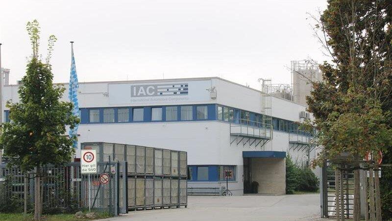 Der Automobilzulieferer IAC hat am Freitag angekündigt, seine Niederlassung in Plattling im kommenden Jahr zu schließen. 