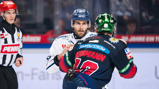 Justin Scott von den Straubing Tigers und Lean Bergmann von den Eisbren Berlin whrend des Spiels zwischen den Eisbren Berlin und den Straubing Tigers am 27.03.2026 in Berlin, Deutschland. (Foto von Marco Leipold / City-Press GmbH Bildagentur)