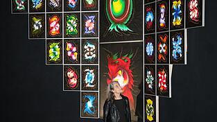 Patrizia Neumann blickt in der Ausstellung „Farben des Lichts“ auf das Lebenswerk ihres Mannes und die „Symphonie No. 5“ zurück. Patrizia Neumann blickt in der Ausstellung „Farben des Lichts“ auf das Lebenswerk ihres Mannes und die „Symphonie No. 5“ zurück.
