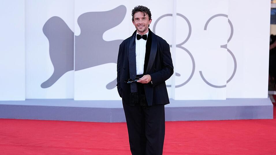 Nach Clooney wurde auch er zum «Sexiest Man Alive» gekürt: Jonathan Bailey. Nach Clooney wurde auch er zum «Sexiest Man Alive» gekürt: Jonathan Bailey.