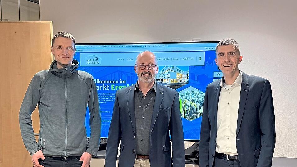 Die drei Ergoldinger Kandidaten freuen sich &uuml;ber ihre Ergebnisse.