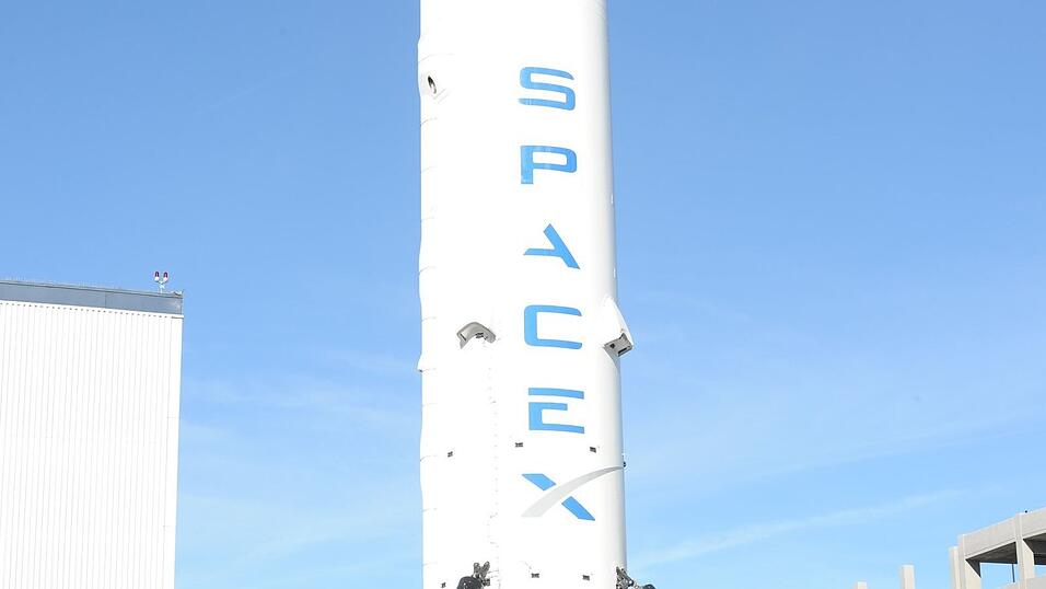 Mit der Rakete Falcon 9 machte sich SpaceX unverzichtbar f&uuml;r die US-Raumfahrt. (Archivbild)