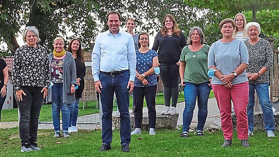 'Stramplerbande'-Entwickler Sebastian Kopp stellte dem KiTa-Team die Funktionen der App vor. 'Stramplerbande'-Entwickler Sebastian Kopp stellte dem KiTa-Team die Funktionen der App vor.