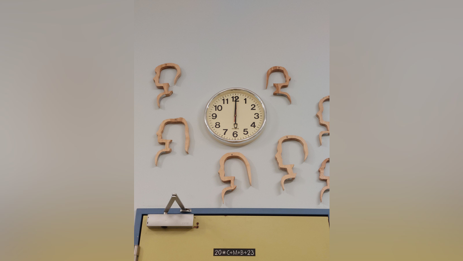 Punkt 18 Uhr hat das Wahllokal geschlossen. Es geht ans Auszählen. Punkt 18 Uhr hat das Wahllokal geschlossen. Es geht ans Auszählen.