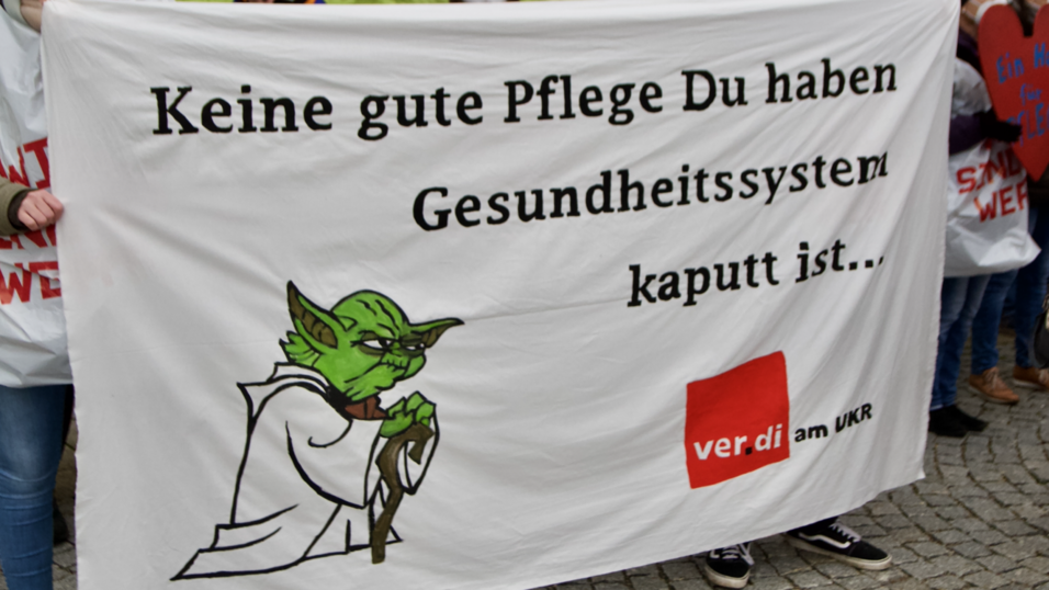 Das Original-Plakat vom Protest am UKR. Das Original-Plakat vom Protest am UKR.