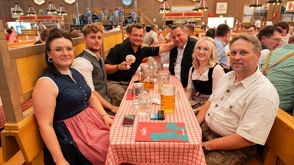 Die Partybilder vom Montag, 12. August 2024, aus dem Festzelt Kr&ouml;nner.