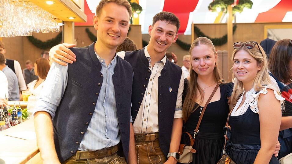Die Partybilder vom Freitag, 7. August, aus dem Festzelt Krönner. Die Partybilder vom Freitag, 7. August, aus dem Festzelt Krönner.