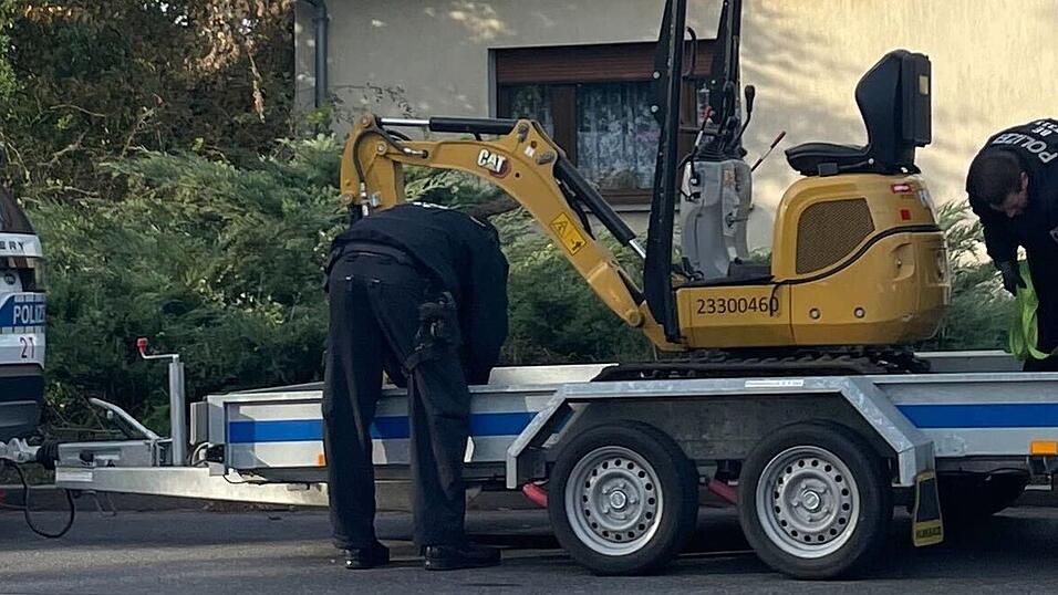 Bei der Suche nach Beweismitteln im Fall Rebecca setzte die Polizei auch einen Bagger ein.