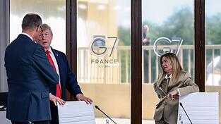 Beim G7-Gipfel in Évian gelang es den Europäern, Trump bei Laune zu halten - beim Nato-Gipfel könnte das schwieriger werden. (Archivbild) Beim G7-Gipfel in Évian gelang es den Europäern, Trump bei Laune zu halten - beim Nato-Gipfel könnte das schwieriger werden. (Archivbild)