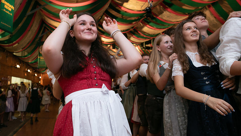 Die Partybilder vom Donnerstag, 14. August, aus dem Festzelt Weckmann. Die Partybilder vom Donnerstag, 14. August, aus dem Festzelt Weckmann.