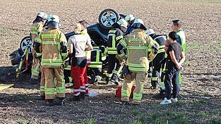 Viele Rettungskräfte waren am Unfallort im Einsatz. Viele Rettungskräfte waren am Unfallort im Einsatz.