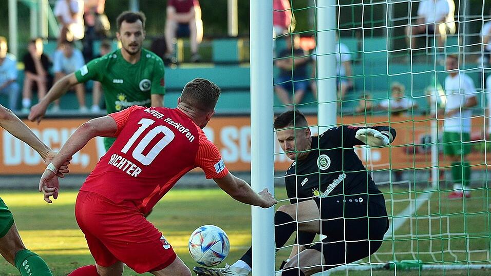 Die SpVgg Hankofen erkämpfte sich ein Unentschieden gegen die SpVgg Ansbach. Die SpVgg Hankofen erkämpfte sich ein Unentschieden gegen die SpVgg Ansbach.