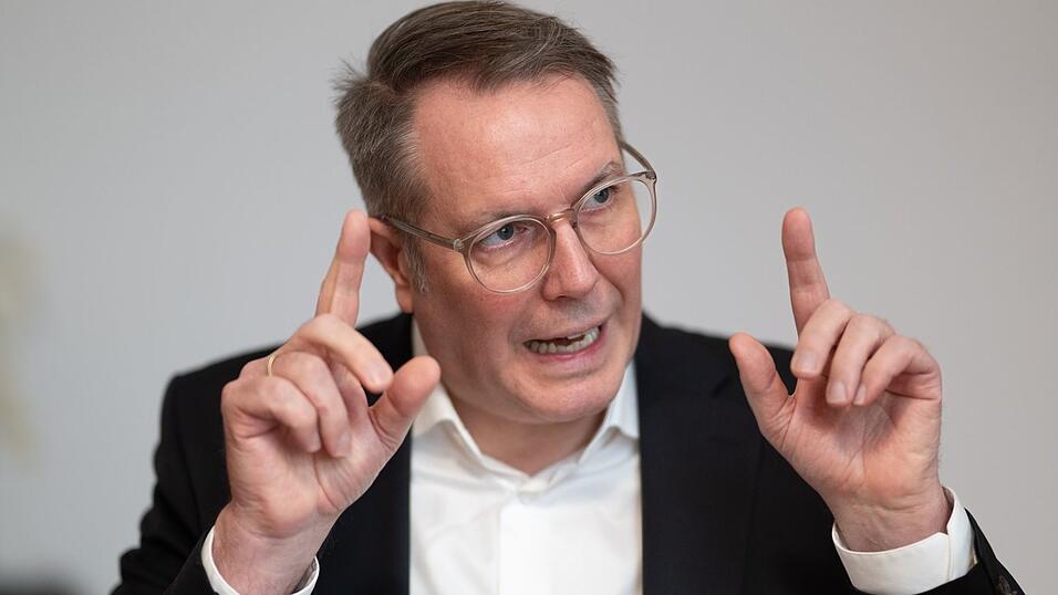 Der rheinland-pfälzische Ministerpräsident Alexander Schweitzer mahnt die Union.s