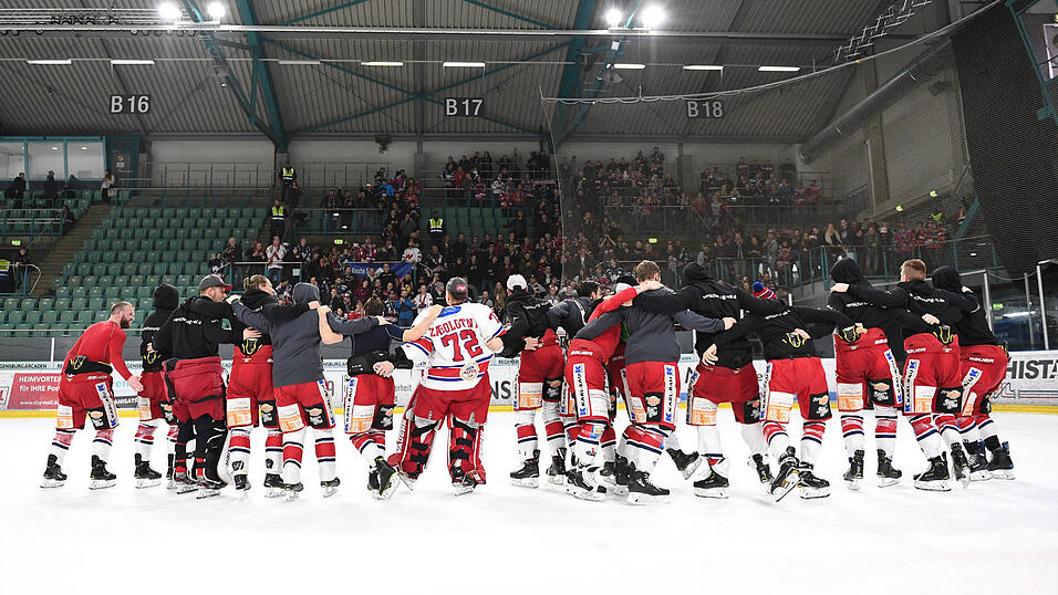 Der Deggendorfer SC hat das ostbayerische Derby bei den Eisbären Regensburg gewonnen. Der Deggendorfer SC hat das ostbayerische Derby bei den Eisbären Regensburg gewonnen.
