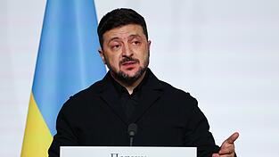 Nach jüngsten Verhandlungen mit US-Vertretern in Frankreich meldet der ukrainische Staatschef Fortschritte. (Archivbild) Nach jüngsten Verhandlungen mit US-Vertretern in Frankreich meldet der ukrainische Staatschef Fortschritte. (Archivbild)
