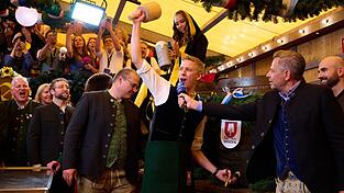 OB Krause hatte am Samstag seinen ersten Oktoberfest-Anstich souverän gemeistert. OB Krause hatte am Samstag seinen ersten Oktoberfest-Anstich souverän gemeistert.