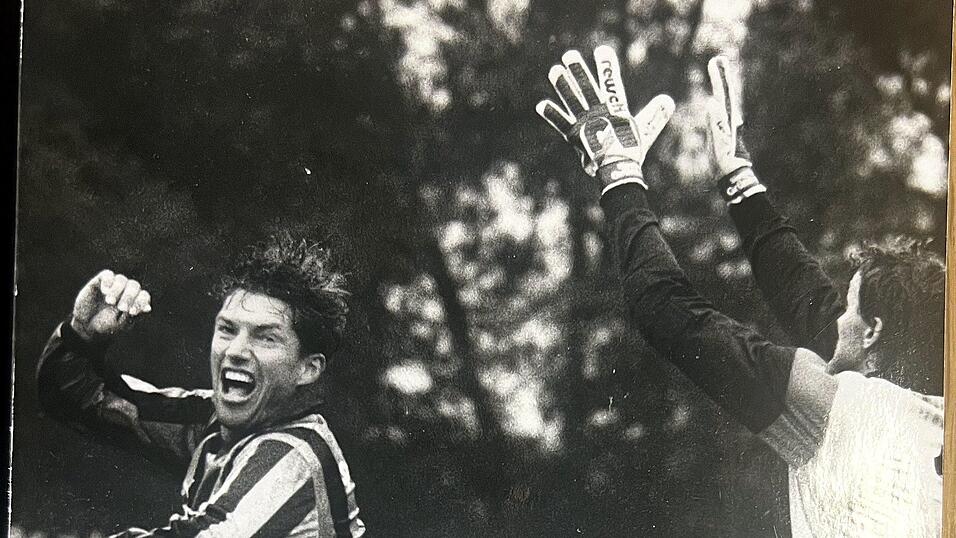 In seiner Zeit beim Rekordmeister brachte es Willi Reisinger (links) auf 30 Eins&auml;tze und ein Tor.