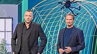 Sandro Heindl (links) und Peter Richter präsentierten vor knapp einem Jahr mit SchimmelSchock 4.0 ein Mittel zum einfachen Entfernen von Schimmel. Sandro Heindl (links) und Peter Richter präsentierten vor knapp einem Jahr mit SchimmelSchock 4.0 ein Mittel zum einfachen Entfernen von Schimmel.