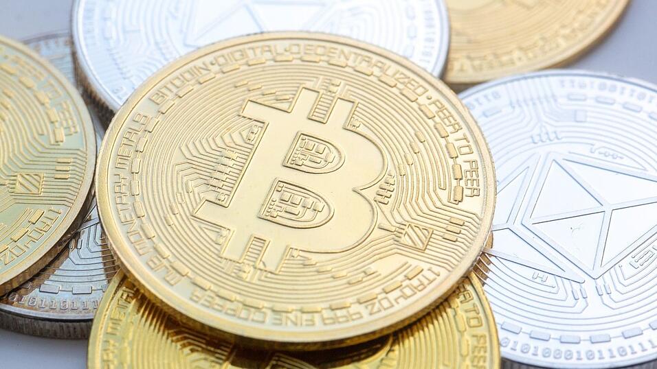 Der Bitcoin ist erstmals über die Marke von 125.000 US-Dollar gestiegen.