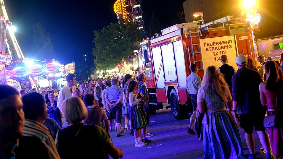 Gleich vier Eins&auml;tze fuhr die Volksfestwache der Freiwilligen Feuerwehr am ersten Abend.