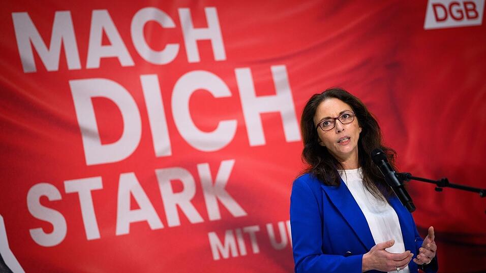 «Pushen ein Mini-Problem zu einem Mega-Thema hoch»: Gewerkschafterin Fahimi hält die Debatte ums Bürgergeld für absurd. (Archivbild) «Pushen ein Mini-Problem zu einem Mega-Thema hoch»: Gewerkschafterin Fahimi hält die Debatte ums Bürgergeld für absurd. (Archivbild)