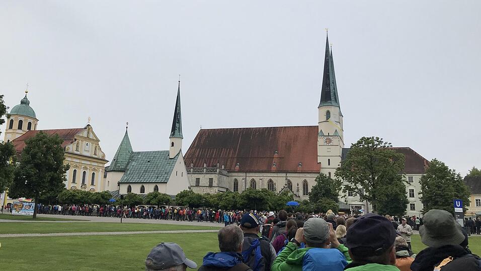 Archivaufnahme vom Einzug nach Alt&ouml;tting bei der Wallfahrt 2018.